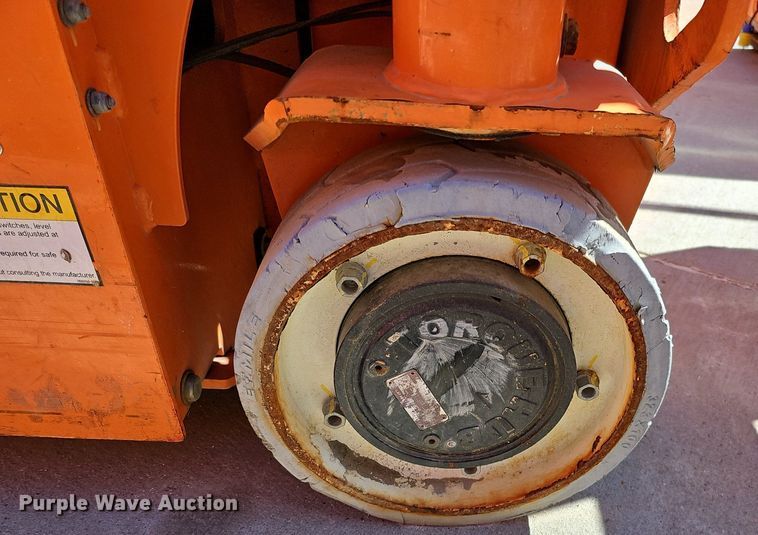 image for item DQ8610 (3) vertical lifts