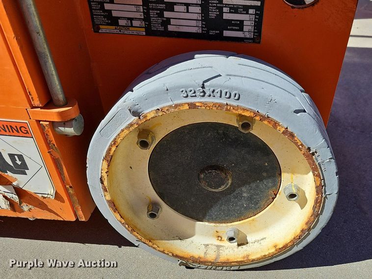 image for item DQ8610 (3) vertical lifts