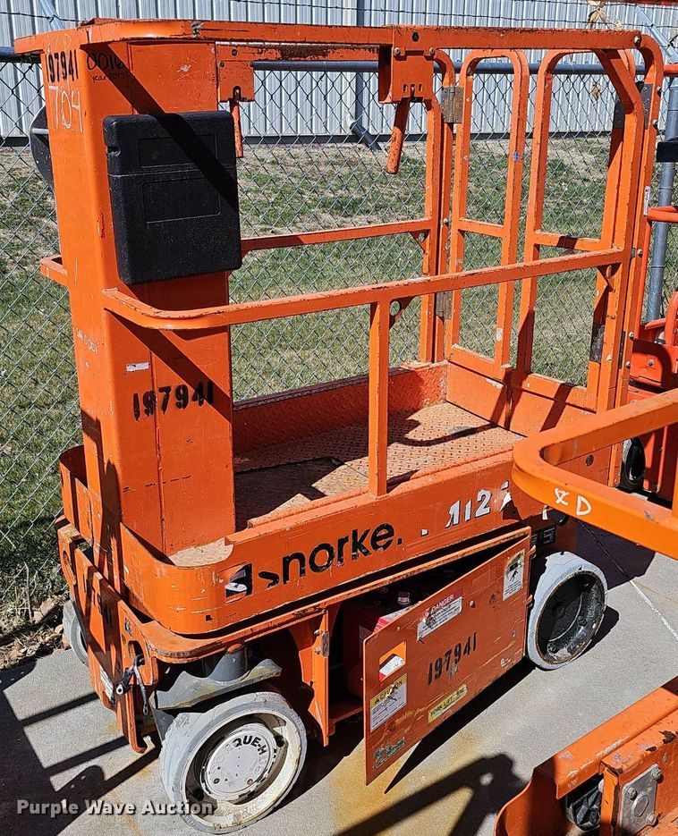 image for item DQ8610 (3) vertical lifts