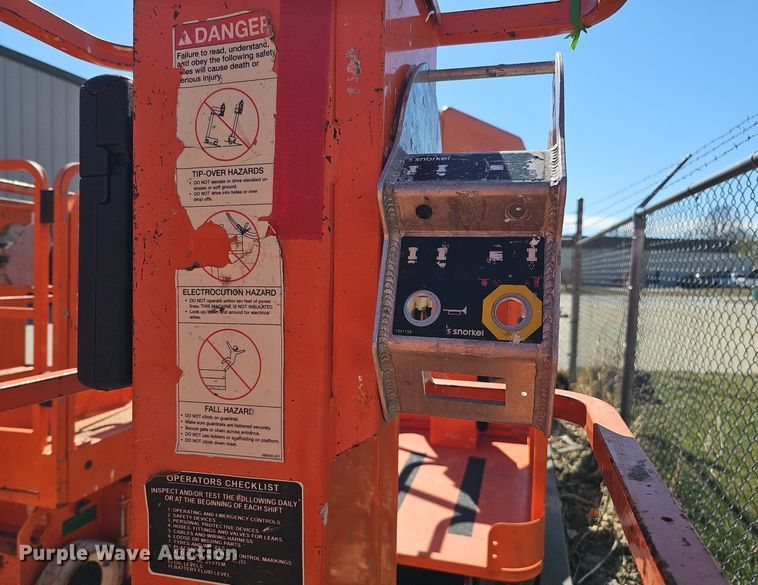 image for item DQ8610 (3) vertical lifts