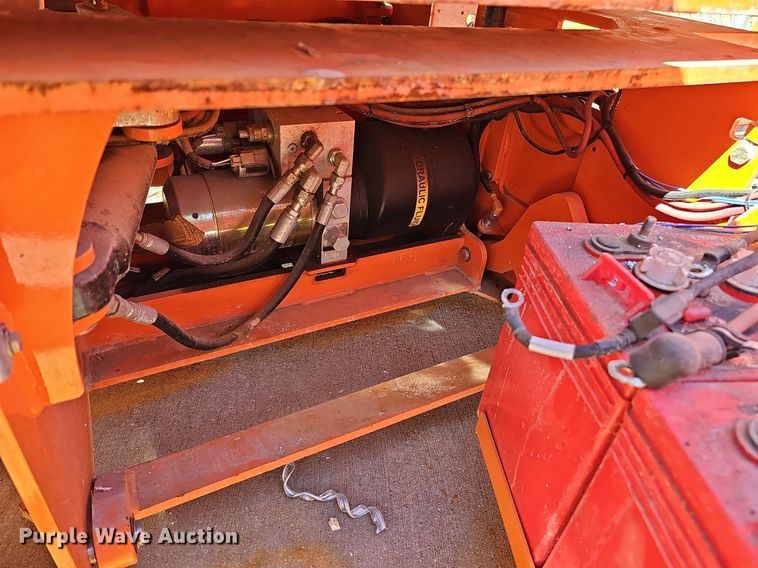 image for item DQ8610 (3) vertical lifts