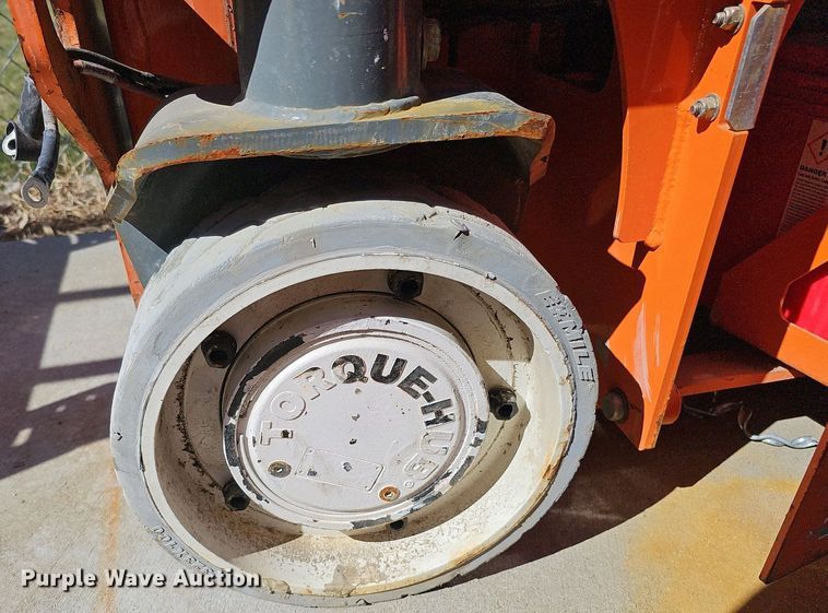 image for item DQ8610 (3) vertical lifts