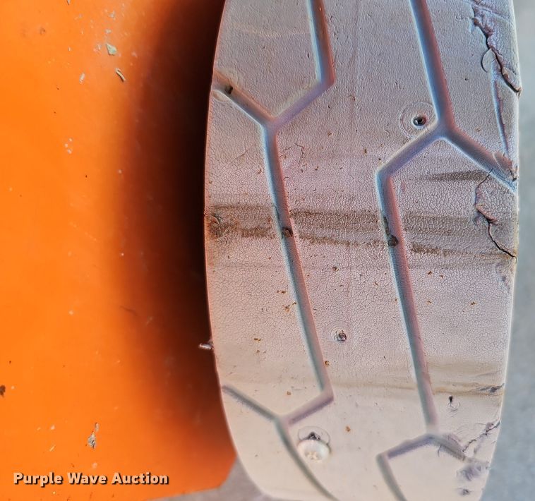 image for item DQ8610 (3) vertical lifts