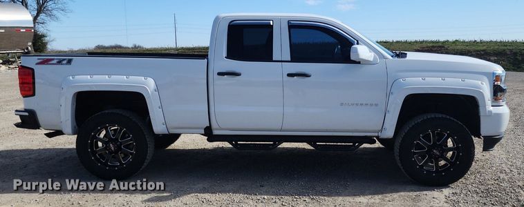 image for item DR7883 2017 Chevrolet Silverado 1500 Double Cab pickup truck
