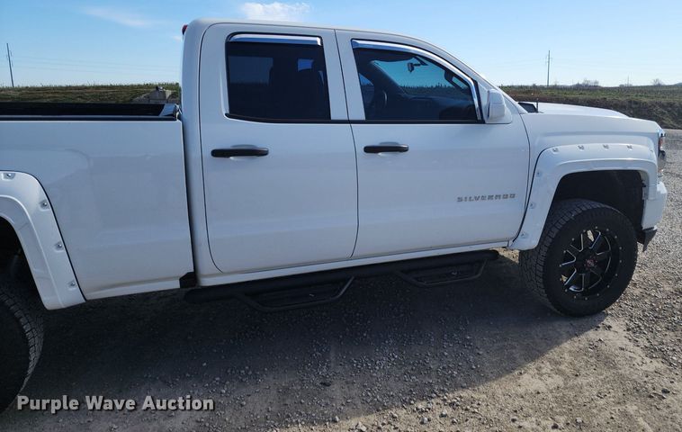 image for item DR7883 2017 Chevrolet Silverado 1500 Double Cab pickup truck