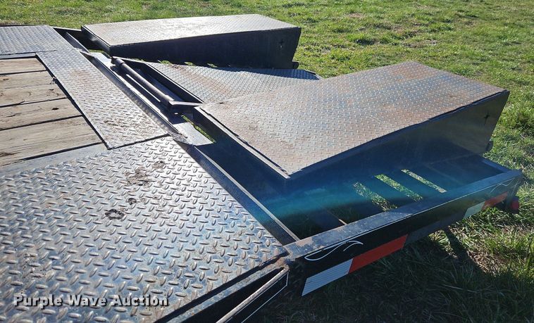 image for item DR8552 2010 Starlight equipment trailer