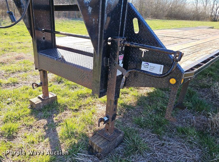image for item DR8552 2010 Starlight equipment trailer
