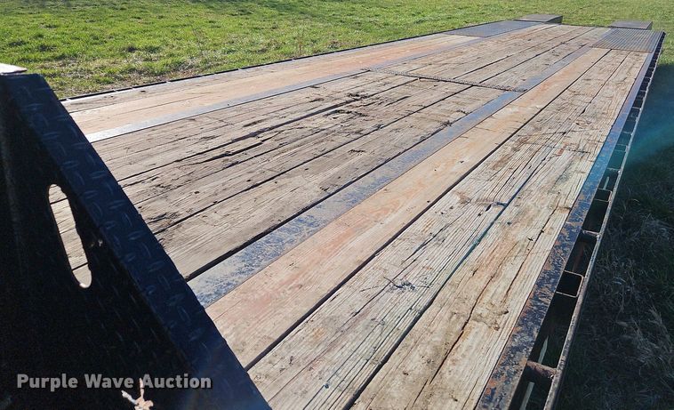 image for item DR8552 2010 Starlight equipment trailer