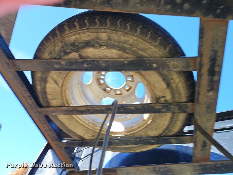 image for item DR8552 2010 Starlight equipment trailer