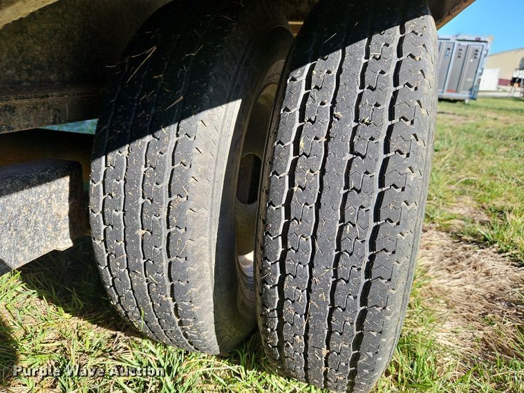 image for item DR8552 2010 Starlight equipment trailer