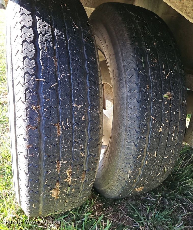 image for item DR8552 2010 Starlight equipment trailer