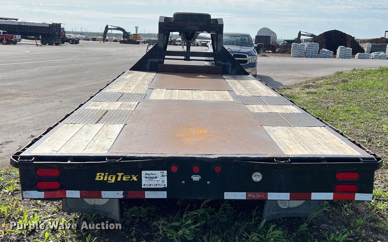 image for item DS2929 2015 Big Tex 25GN HD flatbed trailer