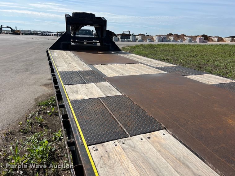 image for item DS2929 2015 Big Tex 25GN HD flatbed trailer