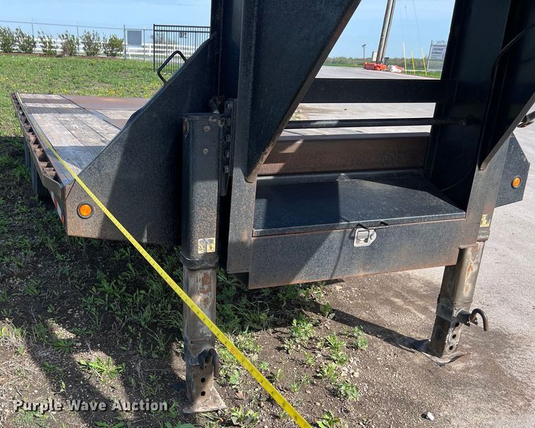 image for item DS2929 2015 Big Tex 25GN HD flatbed trailer