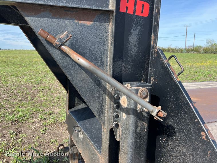 image for item DS2929 2015 Big Tex 25GN HD flatbed trailer