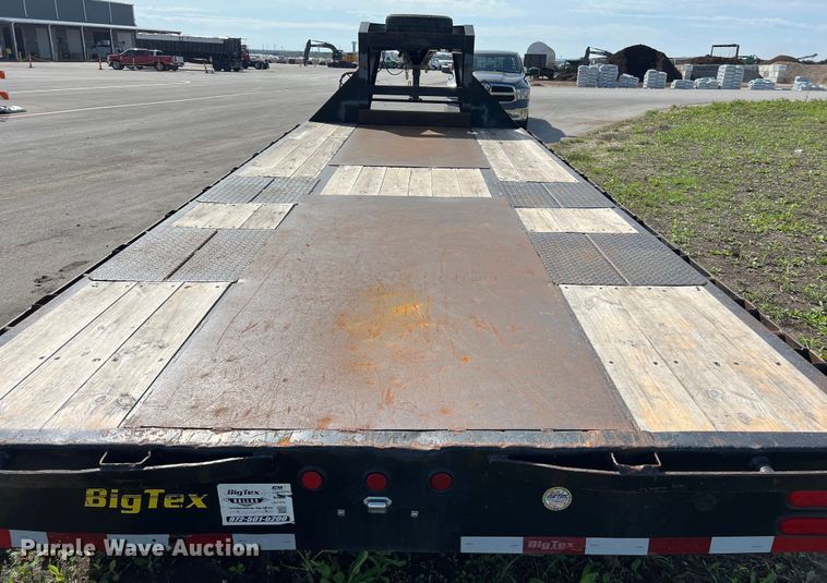 image for item DS2929 2015 Big Tex 25GN HD flatbed trailer