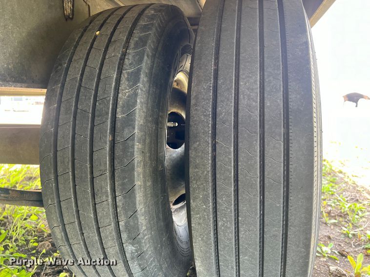 image for item DS2929 2015 Big Tex 25GN HD flatbed trailer