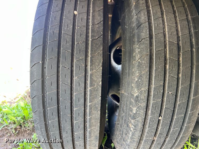 image for item DS2929 2015 Big Tex 25GN HD flatbed trailer