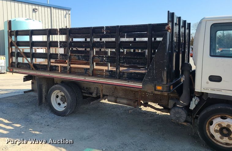 image for item DS7328 2007 Chevrolet  W5500 flatbed truck