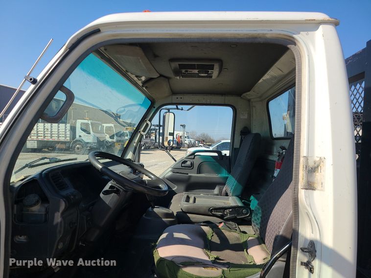 image for item DS7328 2007 Chevrolet  W5500 flatbed truck