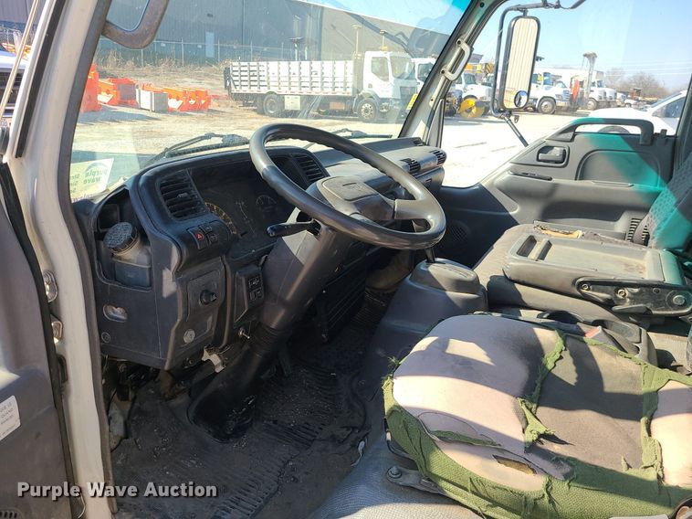 image for item DS7328 2007 Chevrolet  W5500 flatbed truck