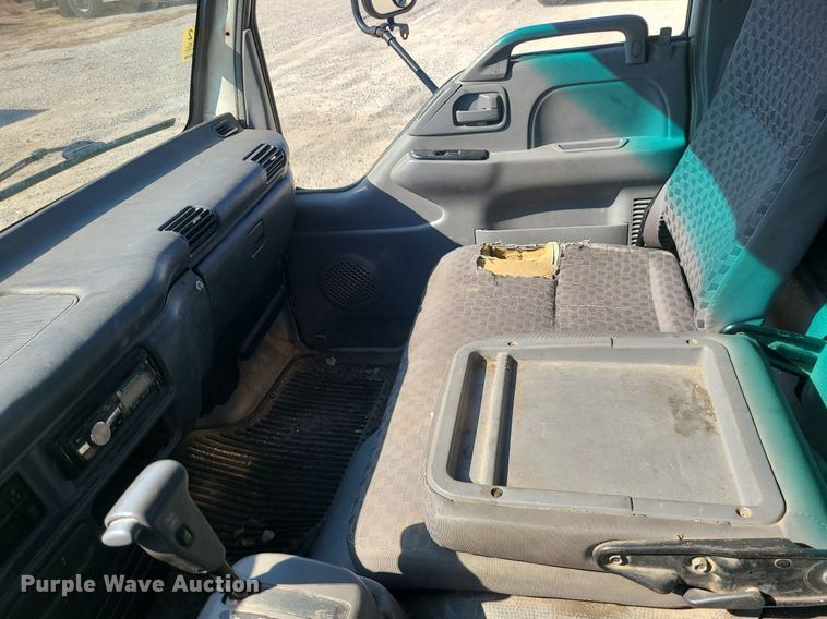 image for item DS7328 2007 Chevrolet  W5500 flatbed truck