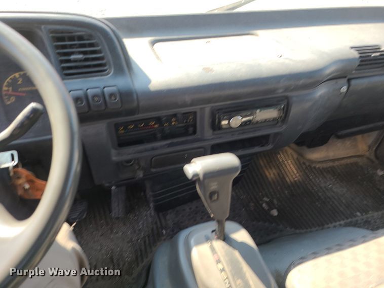 image for item DS7328 2007 Chevrolet  W5500 flatbed truck