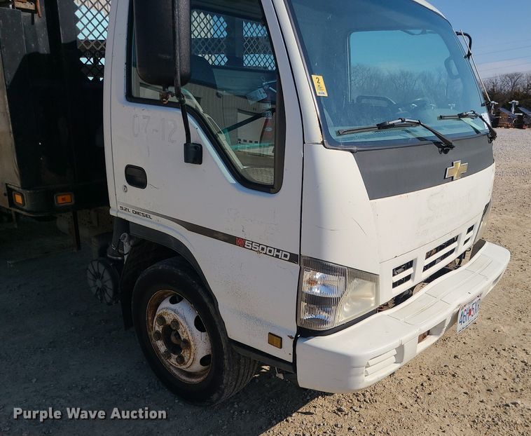 image for item DS7328 2007 Chevrolet  W5500 flatbed truck