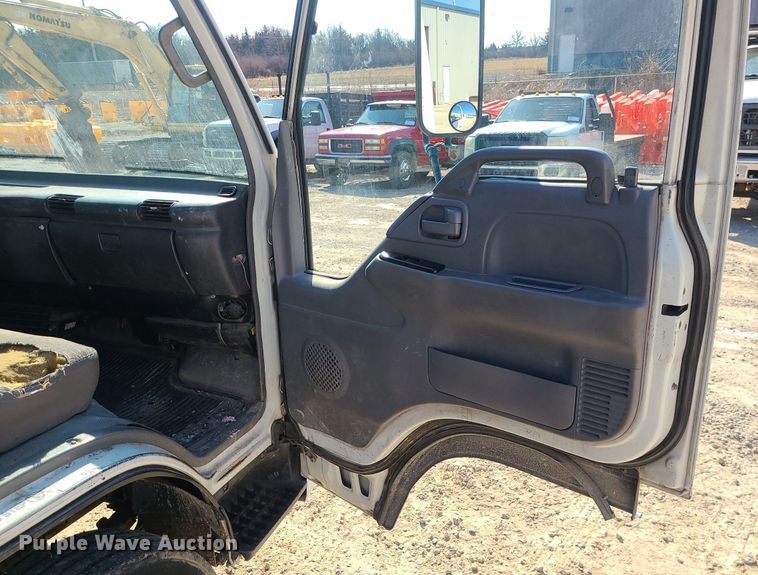 image for item DS7328 2007 Chevrolet  W5500 flatbed truck