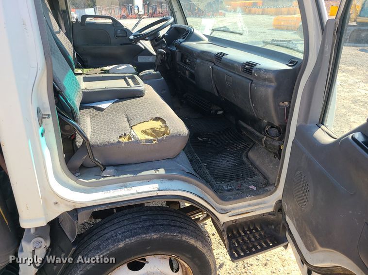 image for item DS7328 2007 Chevrolet  W5500 flatbed truck