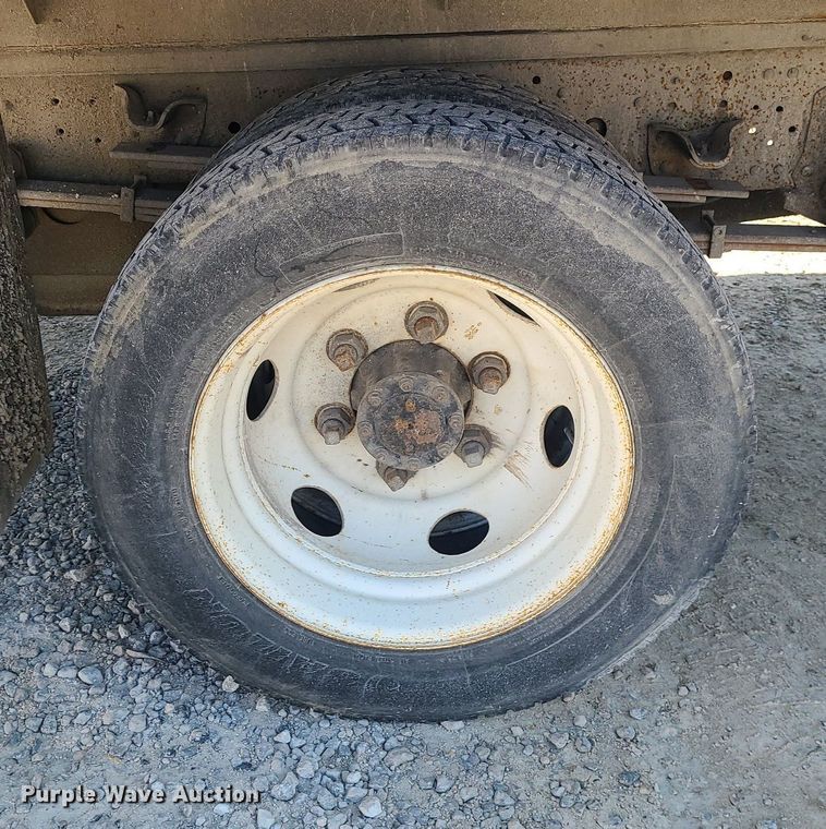 image for item DS7328 2007 Chevrolet  W5500 flatbed truck