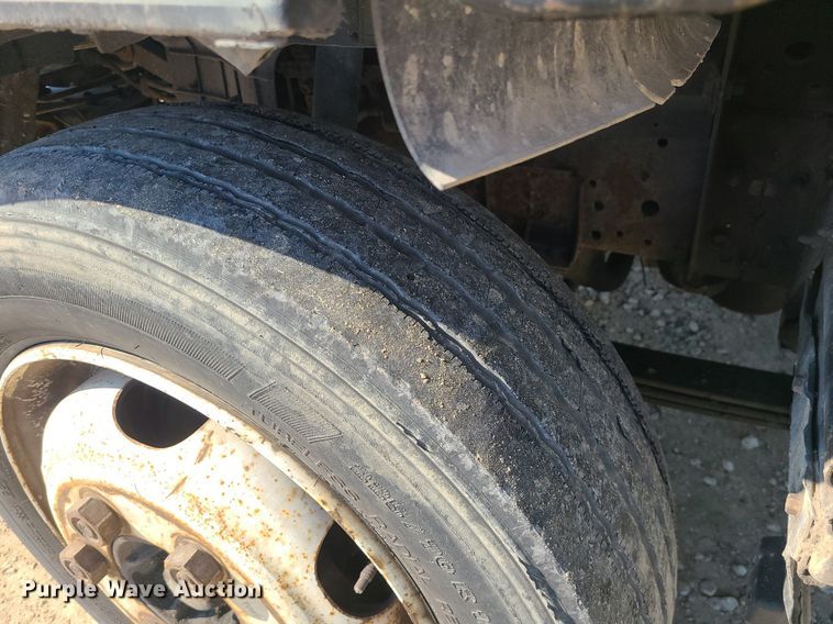 image for item DS7328 2007 Chevrolet  W5500 flatbed truck