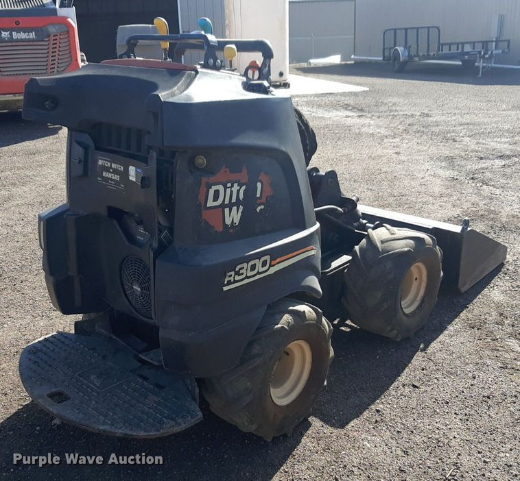 image for item DV9901 2008 Ditch Witch R300 compact utility loader