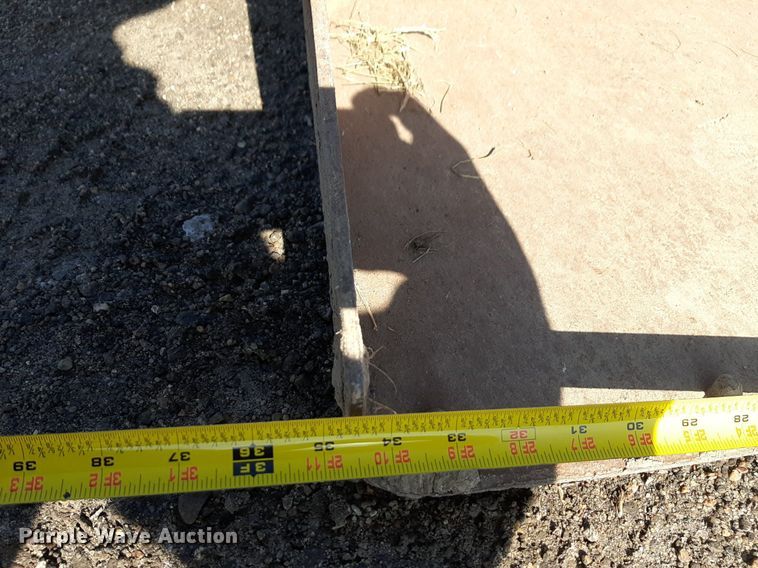 image for item DV9901 2008 Ditch Witch R300 compact utility loader