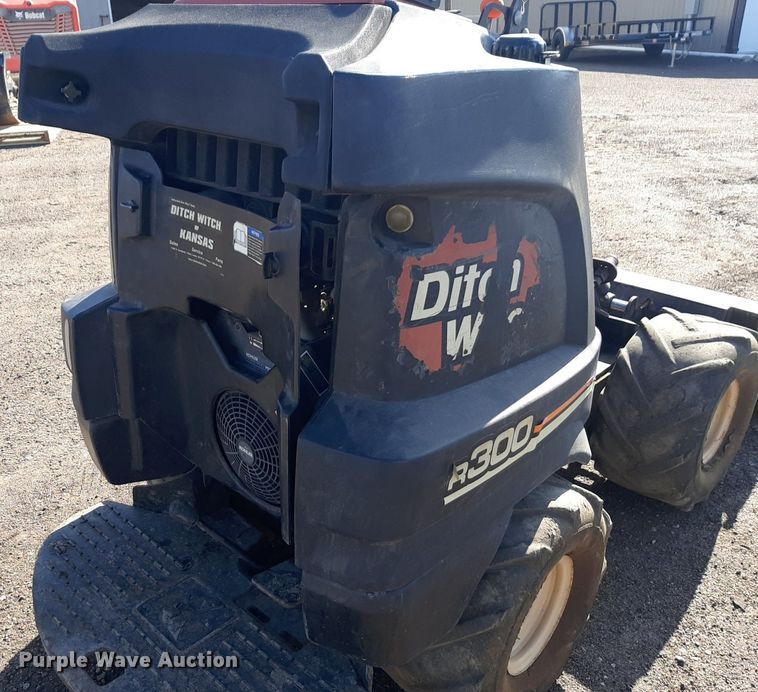 image for item DV9901 2008 Ditch Witch R300 compact utility loader