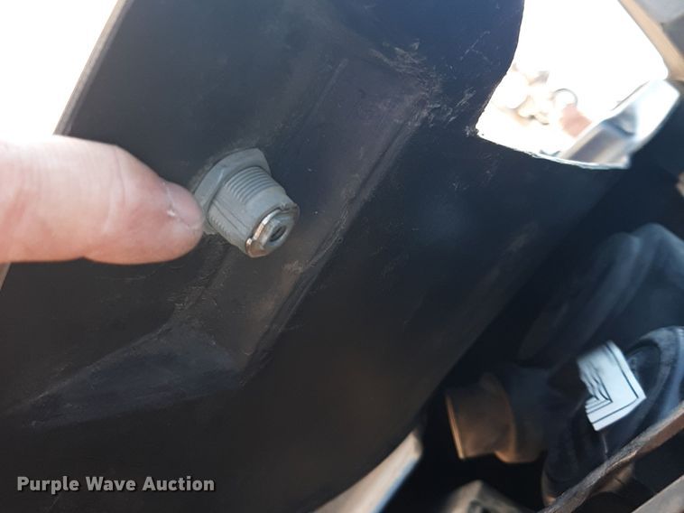 image for item DV9901 2008 Ditch Witch R300 compact utility loader