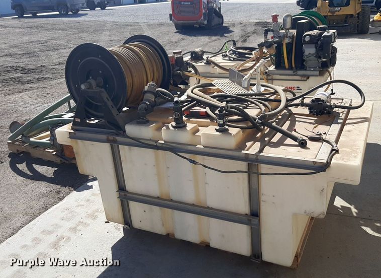 image for item DV9905 (2) GNC sprayers