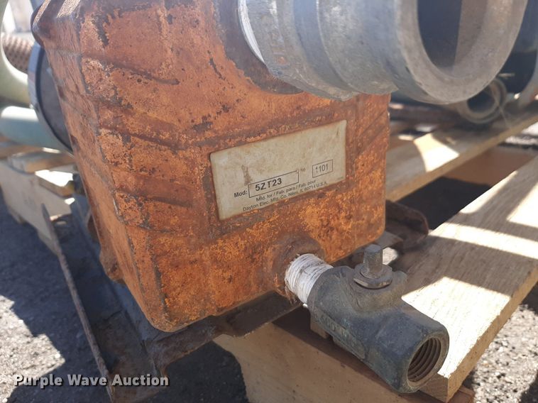 image for item DV9905 (2) GNC sprayers