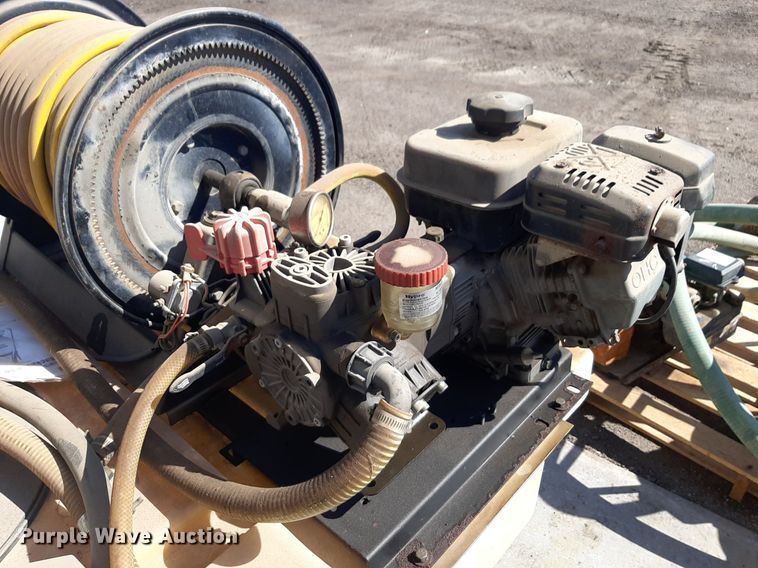 image for item DV9905 (2) GNC sprayers