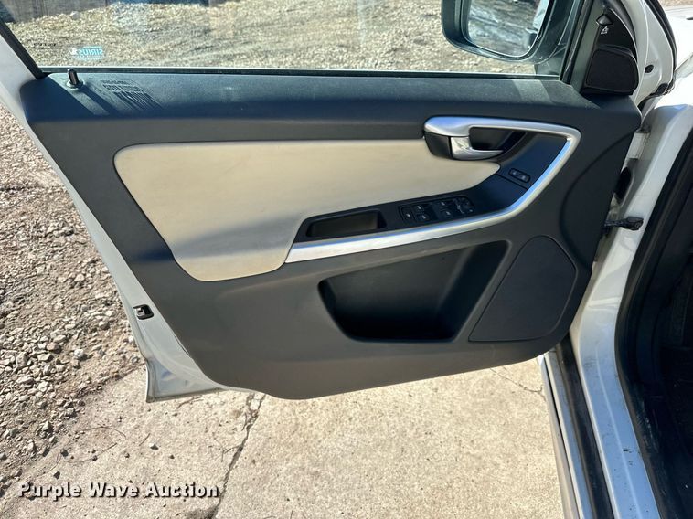 image for item DW2966 2011 Volvo  XC60  SUV