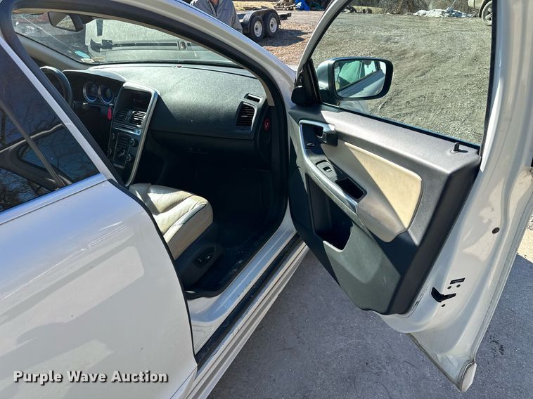 image for item DW2966 2011 Volvo  XC60  SUV