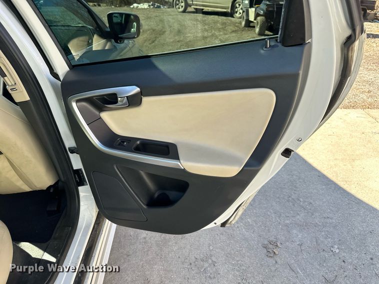 image for item DW2966 2011 Volvo  XC60  SUV