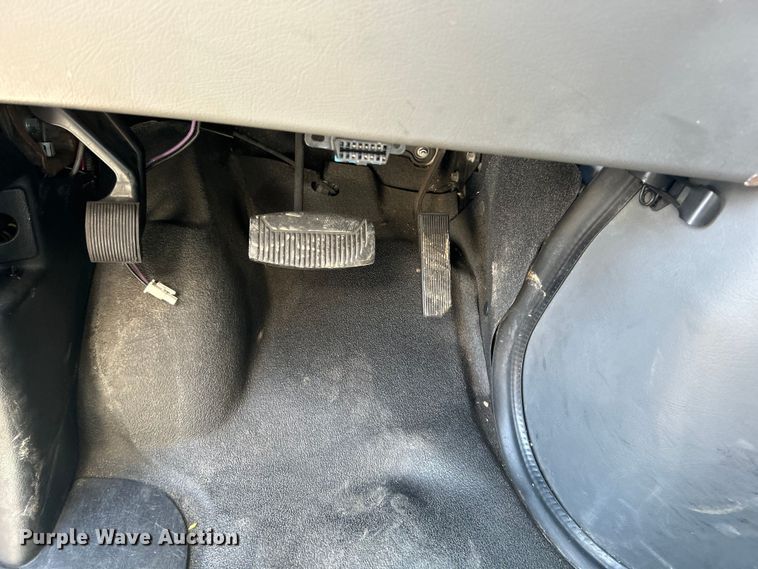 image for item EG1277 2008 Ford E450 shuttle bus