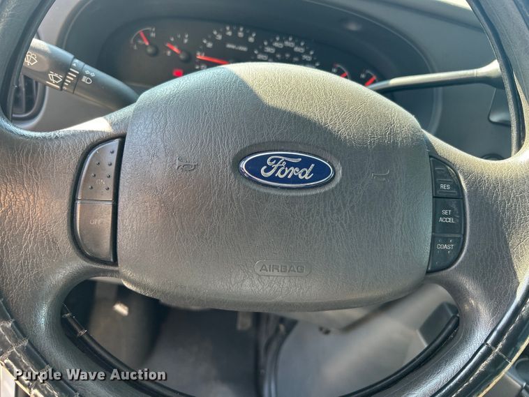 image for item EG1277 2008 Ford E450 shuttle bus