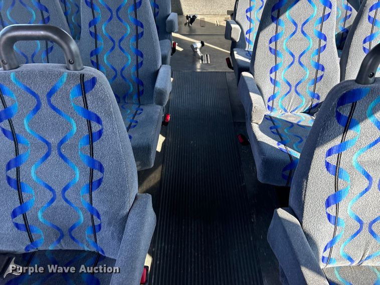 image for item EG1277 2008 Ford E450 shuttle bus