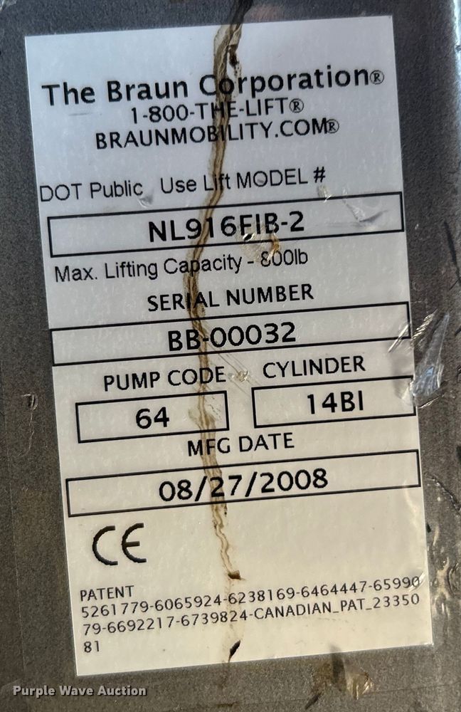 image for item EG1277 2008 Ford E450 shuttle bus