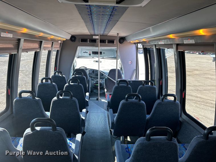 image for item EG1277 2008 Ford E450 shuttle bus