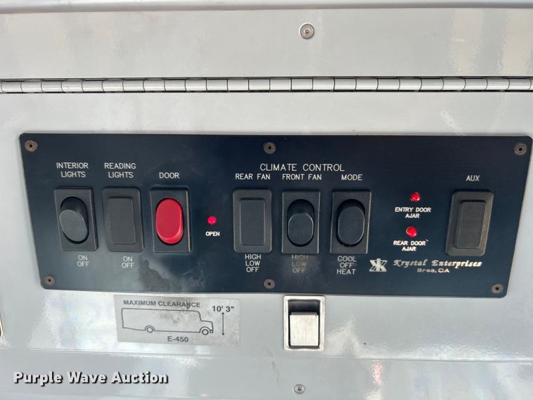 image for item EG1277 2008 Ford E450 shuttle bus