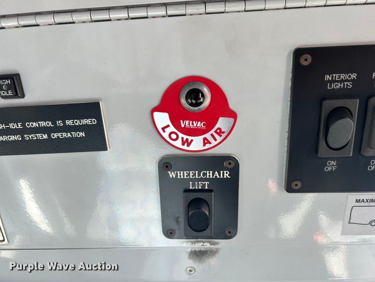 image for item EG1277 2008 Ford E450 shuttle bus