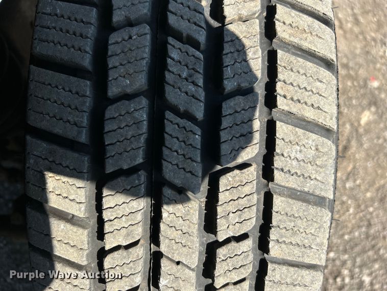 image for item EG1277 2008 Ford E450 shuttle bus